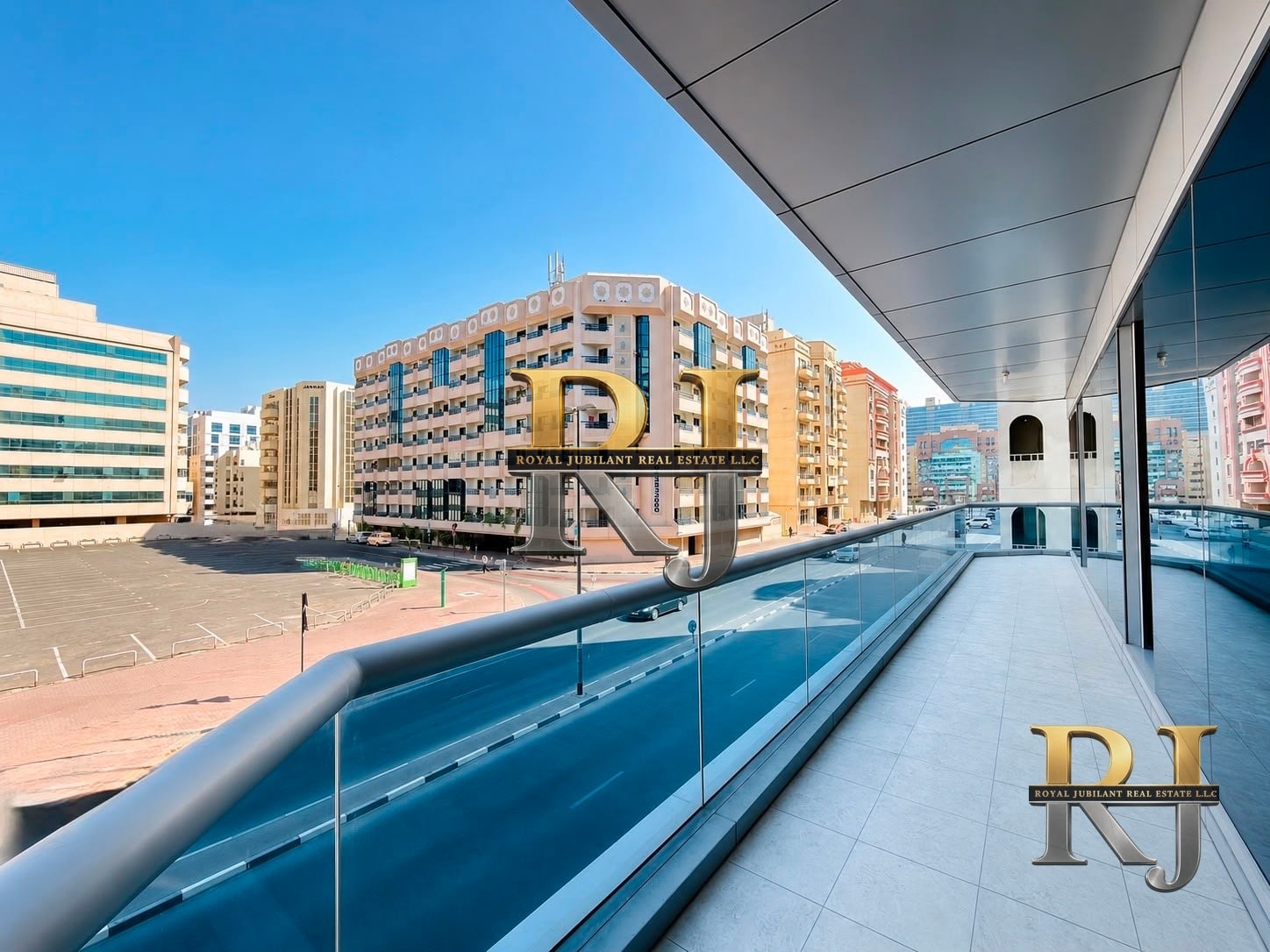 4 Bedroom Apartment for Rent in Al Mankhool, Dubai — image 1 of 22