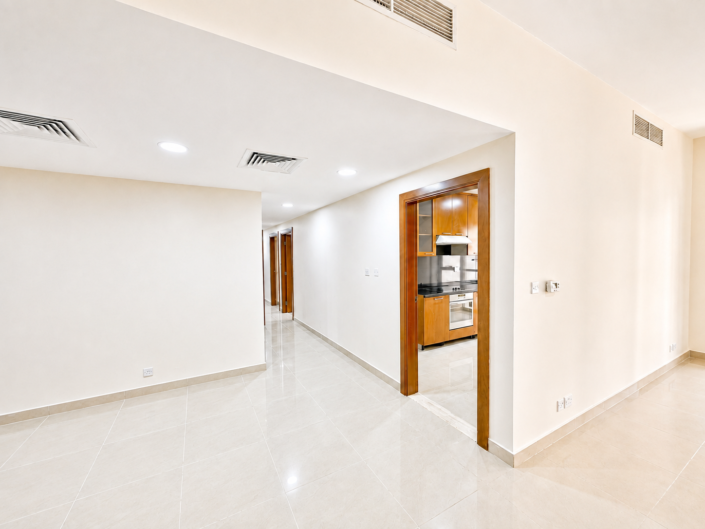 4 Bedroom Apartment for Rent in Al Mankhool, Dubai — image 1 of 6