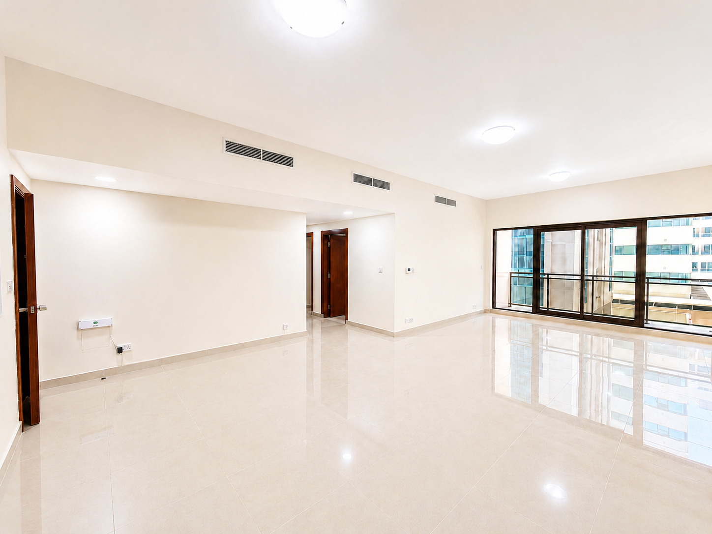 3 Bedroom Apartment for Rent in Al Mankhool, Dubai — image 1 of 15