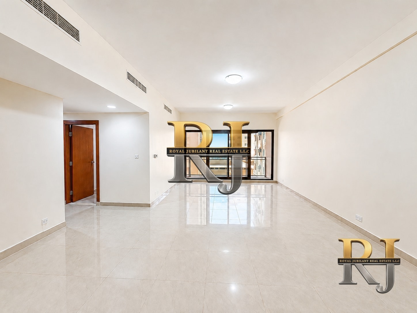 3 Bedroom Apartment for Rent in Al Mankhool, Dubai — image 1 of 18