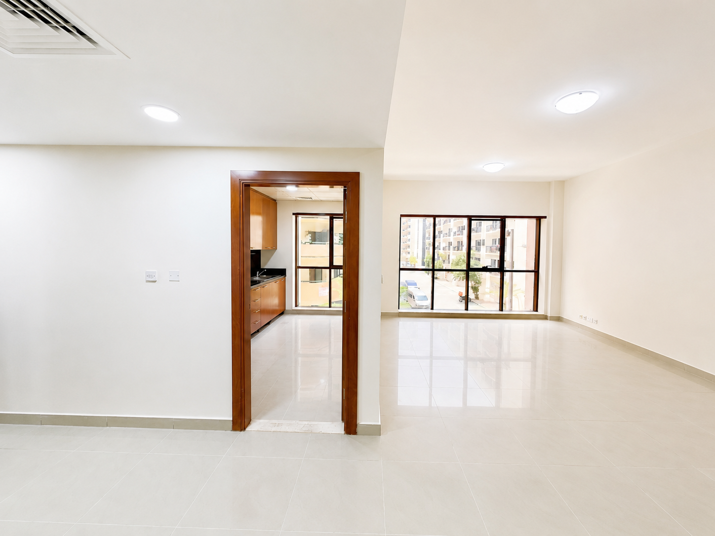 4 Bedroom Apartment for Rent in Al Mankhool, Dubai — image 1 of 15