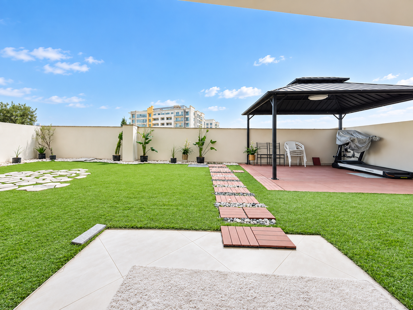 1 Bedroom Apartment for Rent in Al Jaddaf, Dubai — image 1 of 13
